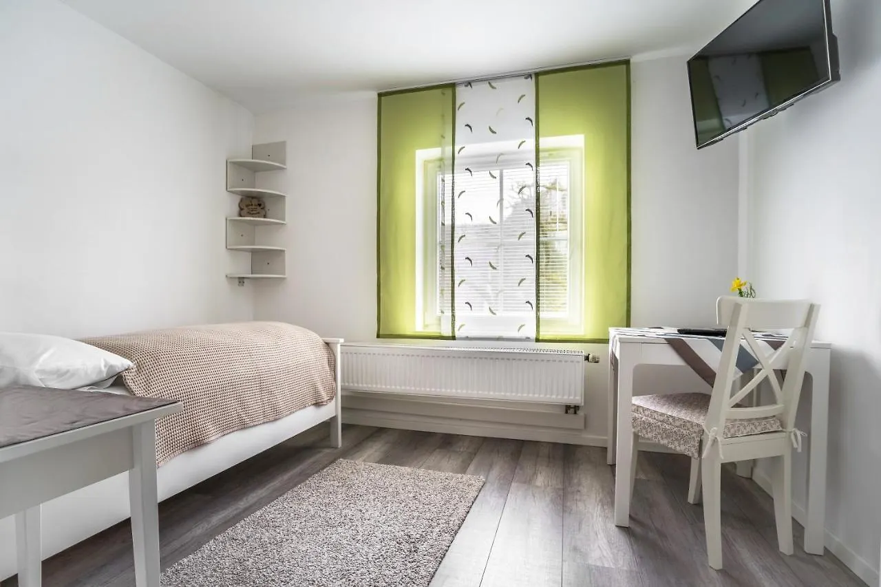Apartmentvermietung Ingrid Bolkart - Landleben 6 Illertissen